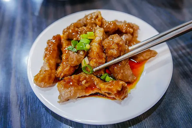 【板橋美食里廣播】【新埔站美食】肉羹林-非常特別的紅油肉羹