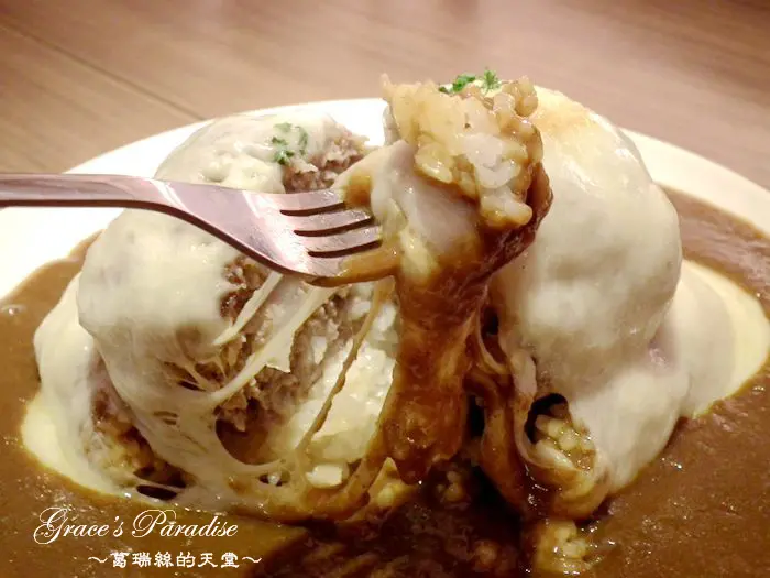 【南港美食】來自日本大阪的美味咖哩飯--IZUMI CURRY(南港店)：起司漢堡咖哩飯外觀好威，份量超驚人～(位於CITYLINK 南港車站C棟10F)