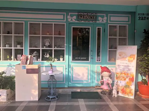 【新埔站】超大隻龍蝦義大利麵 ‧ 法式鄉村義式餐廳 ‧ 夢幻板橋下午茶 ‧ 咖啡鬆餅 ‧ OyamiCafe 新埔店