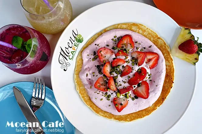 《北市大安區♥食記》Moean cafe。擁有夏威夷第一名早餐的夢幻稱號，滿滿草莓少女心大爆發！(國父紀念館站) / 早午餐 下午茶 肉桂 