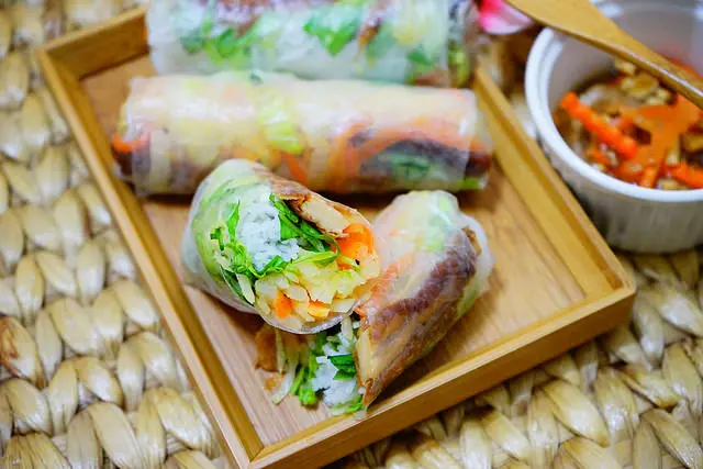 台中美食~法喜越式素食坊 夏天吃越南菜酸甜美味超開胃 但素食的越南料理你有吃過嗎??