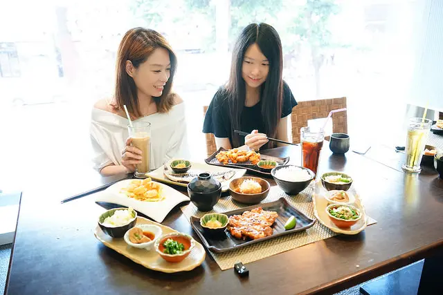 台中美食~新開幕 遇見和食日式定食專賣店 美味平價的日式定食專買 歡慶開幕6/21~6/26來店消費定食套餐，均享七折優惠 趕快大家告訴大家