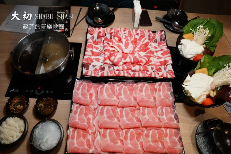 台北東區涮涮鍋/ 捷運國父紀念館站~ 大初SHABU SHABU 雙人餐大挑戰50oz 巨無霸肉盤就是狂!