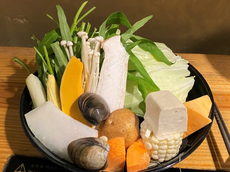 【新竹 火鍋】鍋牛鍋物，擁有美味湯底的火鍋註定就是美食圈的一環