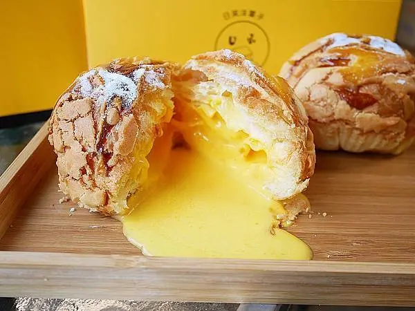 台中甜點下午茶，各式泡芙、真材實料蘋果派、超爆漿流沙菠蘿一次都能買到，野餐點心來這邊準備超輕鬆-日芙洋菓子