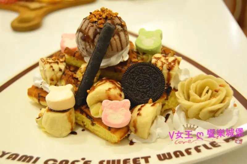 【板橋美食】四訪 Oyami cafe 板橋新埔店 ~ 好吃又好拍，少女們攝影的天堂，下午茶 / 義大利麵 / 鬆餅 任你挑選。。。