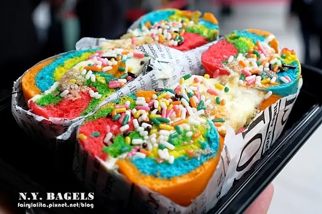 《北市信義區♥食記》N.Y. BAGLES。Rainbow Bagel 七彩炫風來襲，引進風靡紐約饕客的彩虹貝果正式登台，8/1 ～ 8/31 快閃信義區！