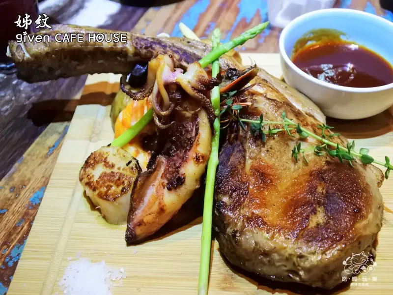 《美食推薦》【台北信義】姊紋given CAFE HOUSE(二訪)。台北隱藏版巷弄美食 英倫復古工業風氣氛餐廳 既是文青咖啡廳也是充滿音樂氛圍的餐酒館 捷運市政府站美食