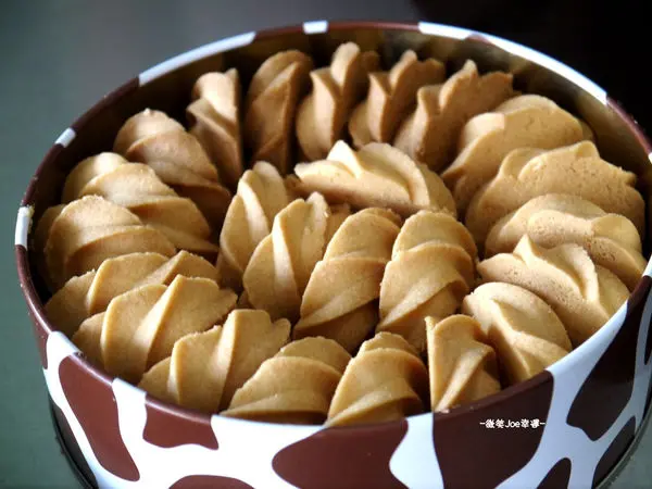 短腿阿鹿餅乾，奶香十足，很容易一口接一口吃不停呀!!!