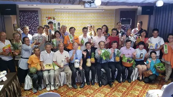 [Unigo台灣傳奇電商平台記者會]
支持努力做好無毒農業的農民們，台灣傳奇電商平台整合學術及小農的專業，一起為台灣的純淨土地打拼，Go!Go!Go!