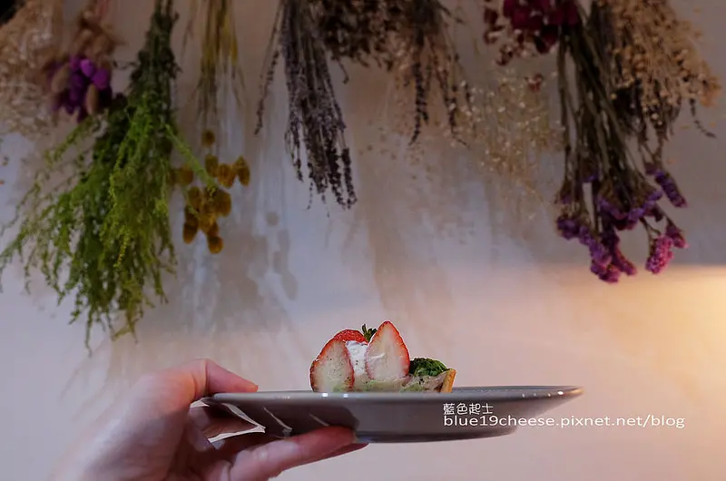 【桃園甜點】風雨珈琲-Wooly cafe二店.乾燥花甜點老房子咖啡館.療癒雜貨風.推森林小紅帽塔.近桃園火車站.大遠百後方.WORLD GYM旁