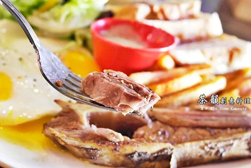 [台南永康]茶韻創意料理-澎拜美味又營養的早午餐，頂級黑鮪魚琵琶骨吃起來好過癮!!!