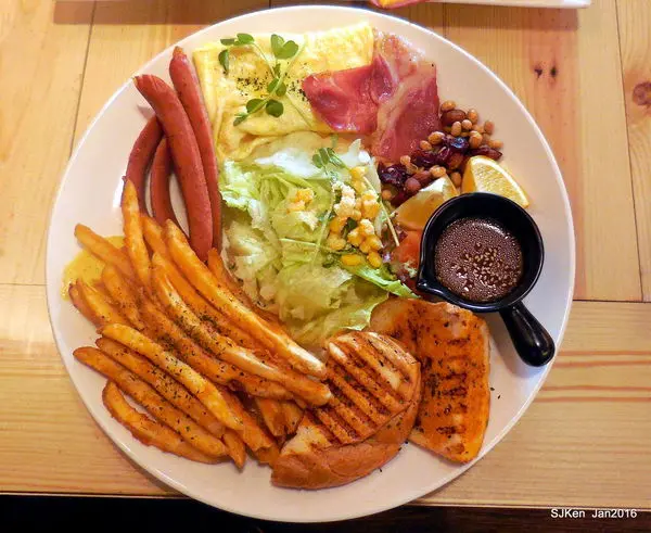 板橋早午餐 / 咖啡下午茶 / 豐滿總匯三明治板橋民族店 --- 新鮮美味精緻餐點，舒適閒聊好去處!