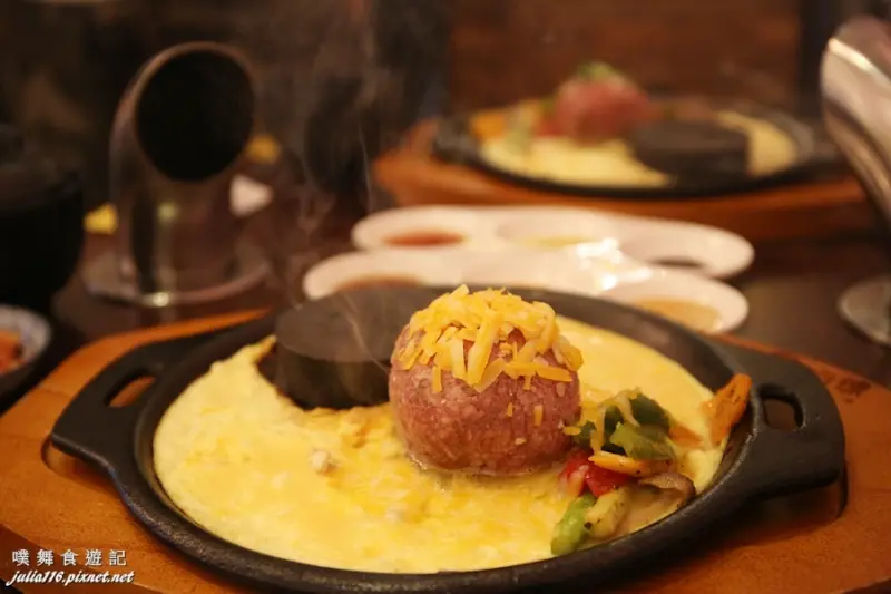 【暴龍肉球】大安區。藝人納豆新店開幕！肉球牛排專門店xDIY樂趣多．自己的牛排自己煎XD（捷運忠孝敦化站／近敦南誠品）