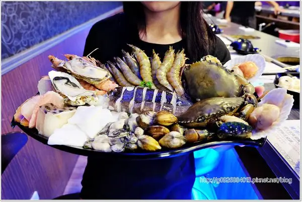 【新北市】新北泰山火鍋/消夜/外帶85折優惠/牛奶鍋/藥膳鍋。「墨悠」日式涮涮鍋。海中大祕寶，夠鮮夠份量的海鮮雙人饗宴