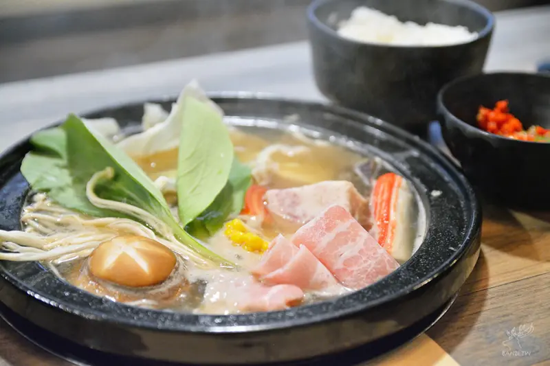 輝哥石頭火鍋 復古風