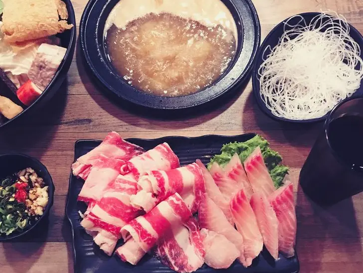 【 台北 大安 】輝哥石頭火鍋。一人一鍋 x 東門澎湃宵夜好朋友