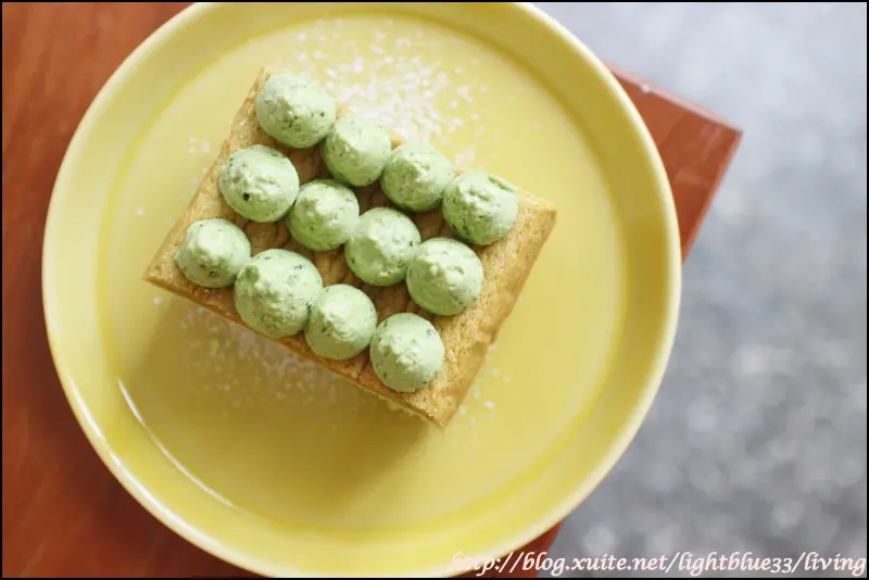 [ 南京三民站美食 ] 淺藍 × 三層 甜點～在住宅二樓擁有奢侈大空間的秘密甜點店（已搬遷）