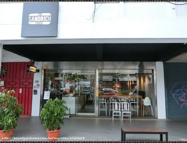 【THE SANDRICH HOUSE】經典脆皮豬三明治&香犇牛三明治~捷運科技大樓美食 料多味美超實在
