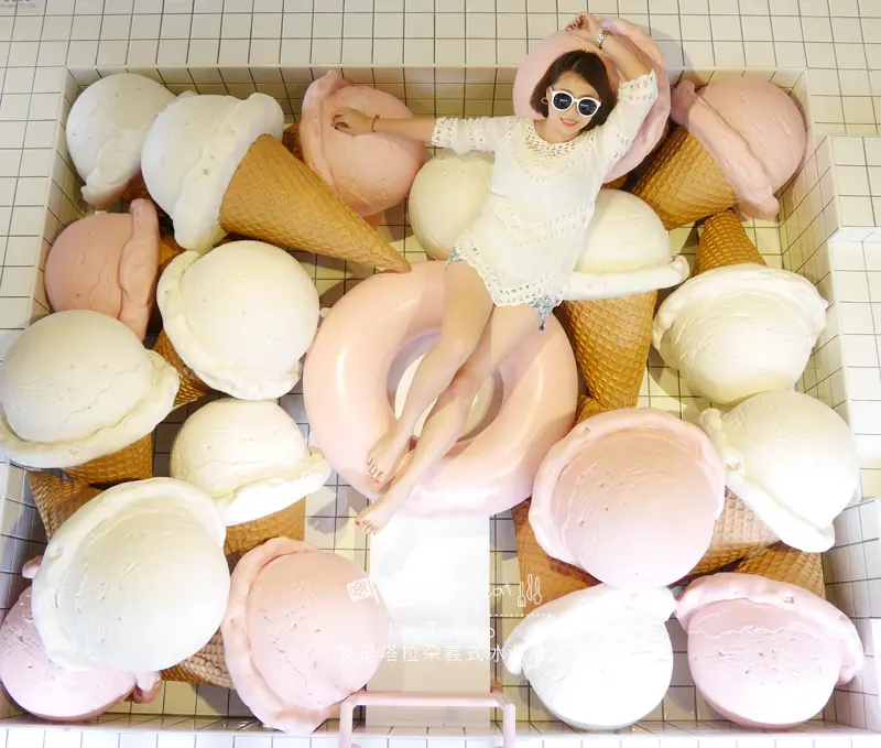 「IG打卡熱點↑台中西區」Im Talato我是塔拉朵 義式冰淇淋 夢幻冰淇淋泳池 粉紅少女心大噴發