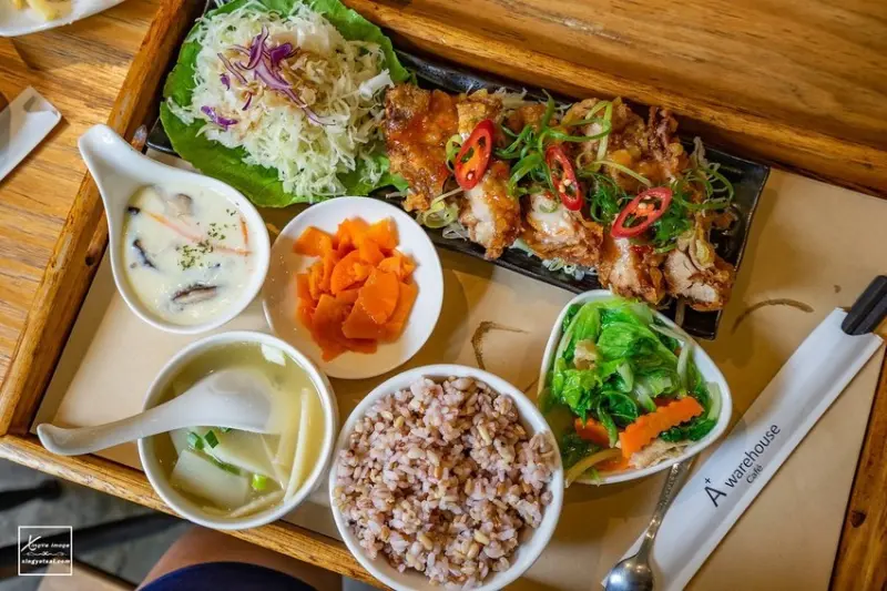 南投｜（歇業）中興新村美食【A+倉庫】複合式餐廳