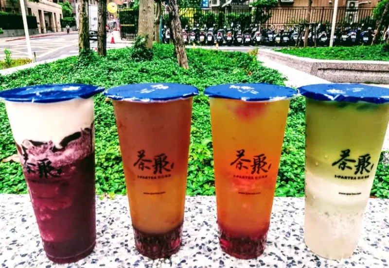 【美食】「茶聚茗品」台北南港手搖飲推薦，熟藏茶、奶茶、冰沙、鮮奶茶、金棗系列