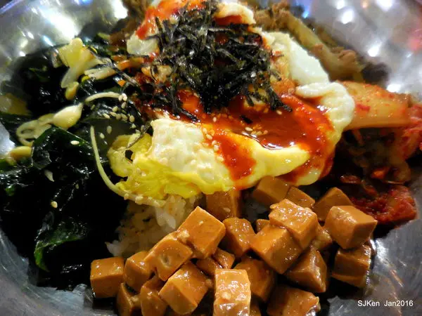 「韓二寶」慶城店 ---  甜辣料多的韓式豬肉石鍋拌飯