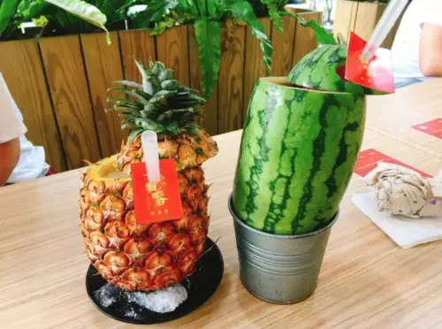 《台中❤️西區》超狂整顆西瓜汁🍉整顆旺來汁🍍來有春冰菓室坐坐