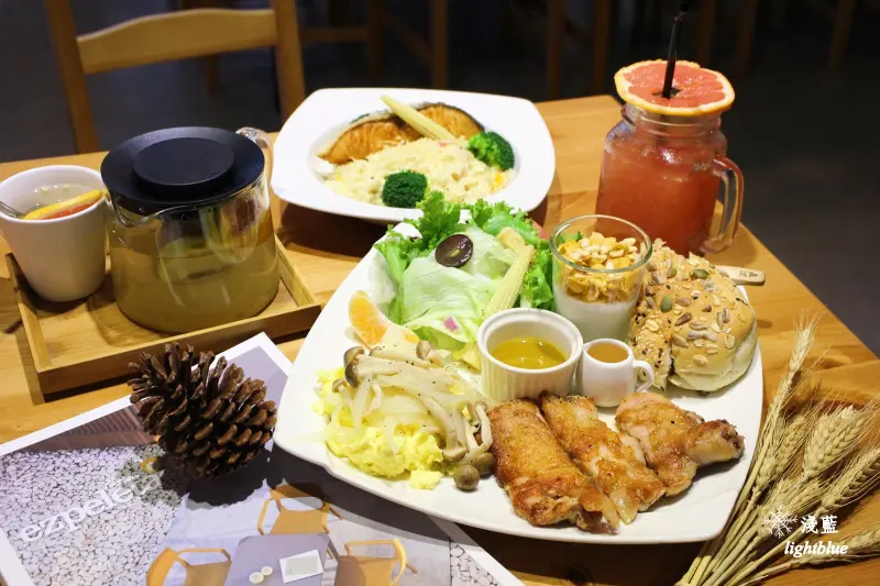 桃園大溪美食：淺藍 × 森怩家的魔幻廚房～健康手工早午餐義大利麵燉飯與甜點，免服務費與低消，免費wifi插座