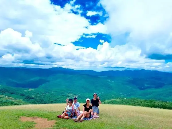 【桃源谷大草原】貢寮絕美景點/一望無際大草原欣賞360度山海之戀/東北角山巒與世隔絕的桃花源