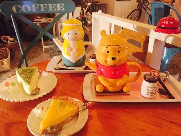 捷運新埔站✿petit tuz 小兔子鄉村輕食雜貨鋪✿法式鄉村風格的可愛空間 ! 滿滿的古董雜貨超好拍~ 還有溫暖人心的氛圍!