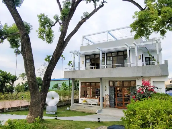 【台中霧峰景點】民生故事館~美術館般的白色洋房 結合農學食堂的餐飲 神靖丸紀念展覽室        
      