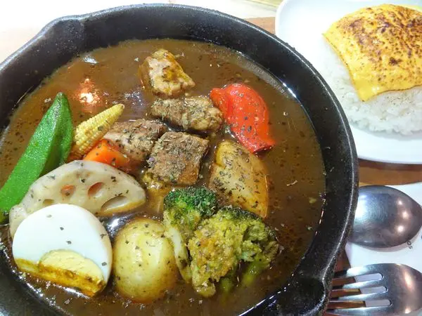 台北中山｜銀兔湯咖哩～道地日本特色咖哩！多樣食材、客製化餐點飽足又滿足（捷運松江南京）～