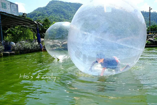 [新竹]賽車、水上泡泡球、碰碰船，多種設施一次滿足～金哪吒賽車場