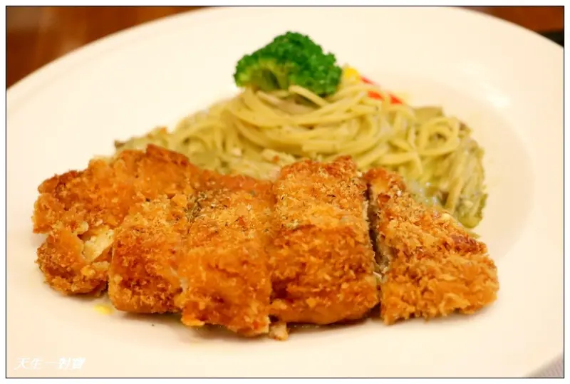 萌翻天~名熊手創料理以熊主題餐廳啟發少女心~飲料無限暢飲+爆米花免費吃，cp值超高！