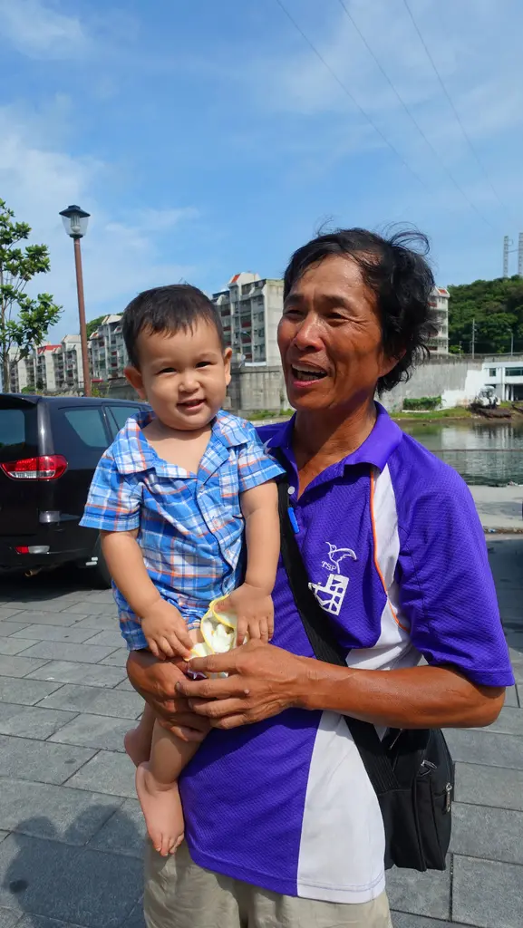 [基隆美食]阿本海產活海鮮餐廳，自家漁船捕撈新鮮魚貨，廚師巧手料理，阿本活海鮮讓您吃到最道地的基隆海味。來基隆和平島旅遊，是您必吃的海鮮餐廳!