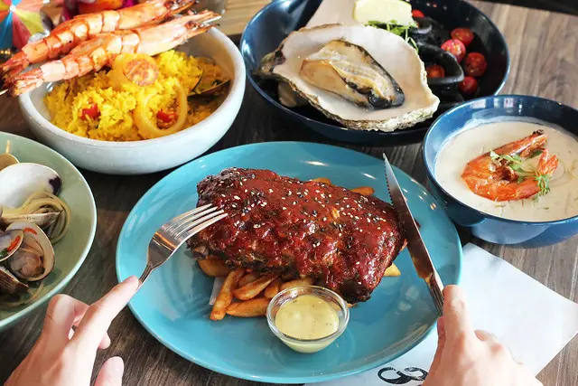 新北美食｜30Thirty Cafe-餐點甜品多樣化，工業風裝潢超吸睛