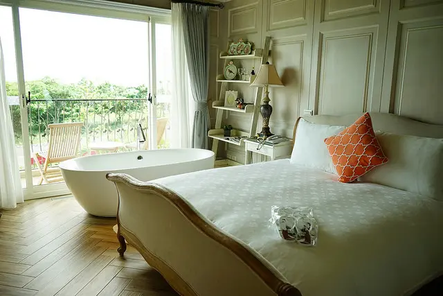 墾丁住宿~落入凡間的美人魚城堡 4 Sisters Villa 姊妹沙灘別墅 名模林又立住過的房型 愛在雲端