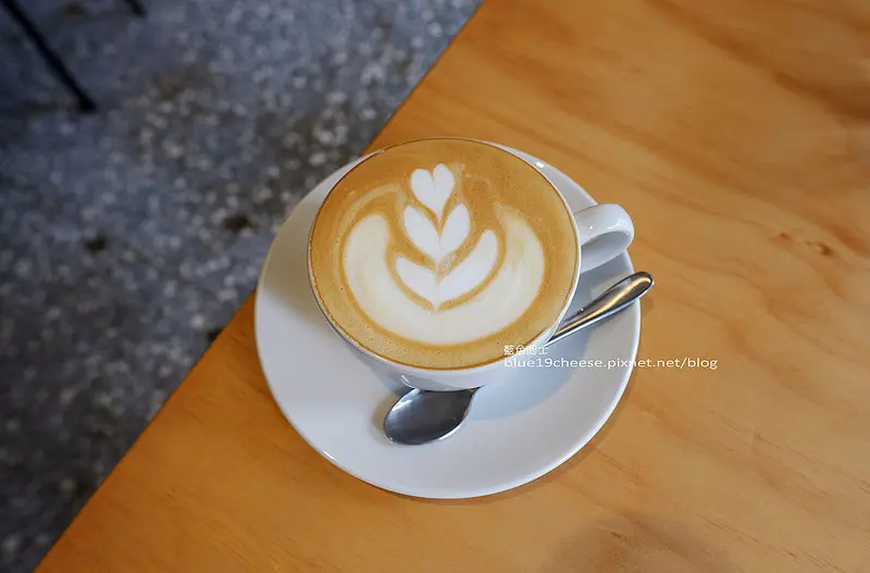 【台中中區】Fleet Street-咖啡甜點早餐.舒適的環境空間.台中電子街.火車站商圈