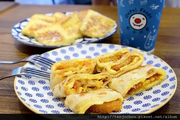 花花，甲飽沒【台北食記】歐浮找餐 新竹人氣早午餐台北一號店！法式吐司、酥皮千層蛋餅都好好吃！