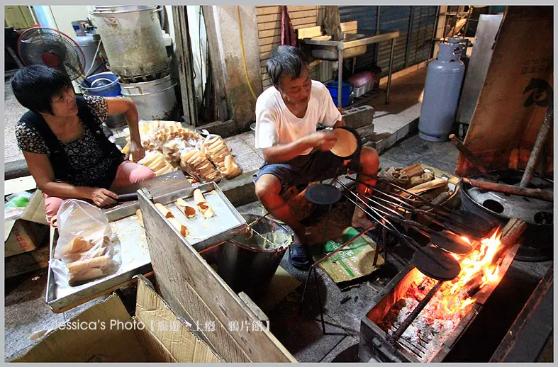 金門金城●手工碳烤蛋捲+無名肉粽包子●必吃手工市場美食