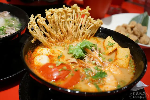 大心新泰式麵食 BHeart Noodles 宜蘭美食餐廳(新月廣場)~ 新泰式麵食風味絕佳，黑芝麻冰淇淋濃郁香醇好好味