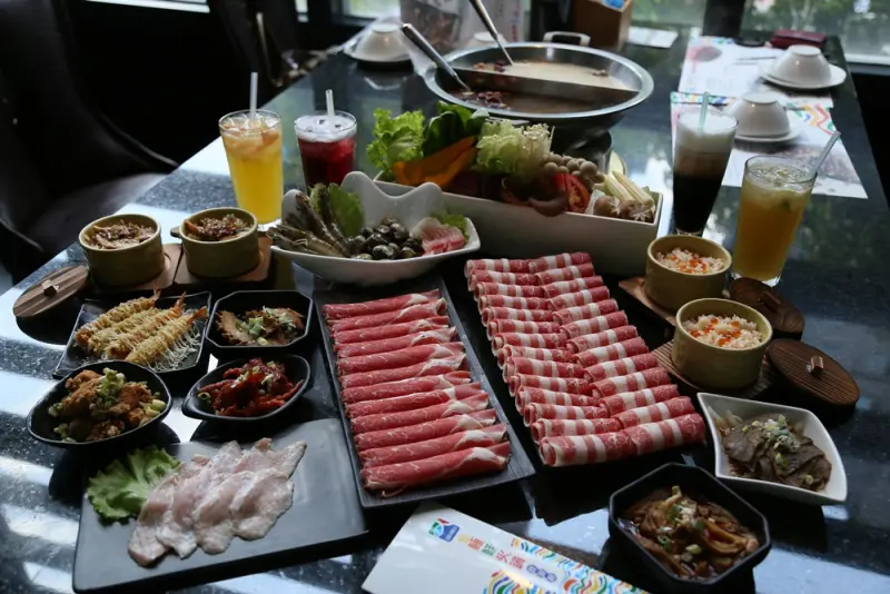 大直美食|金極鮮火鍋/精緻火鍋吃到飽、附設獨立包廂、專屬停車場、無障礙空間等