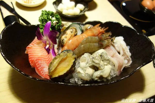 [食記] 台北民生社區火鍋 - 三色堇 ~ 精緻美味大份量精緻鍋物