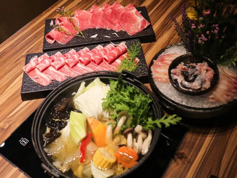 (新莊美食)新莊副都心-婧 Shabu/八年級美女老闆開的火鍋店/精緻的火鍋料理/昆布湯底/假日點肉送肉活動