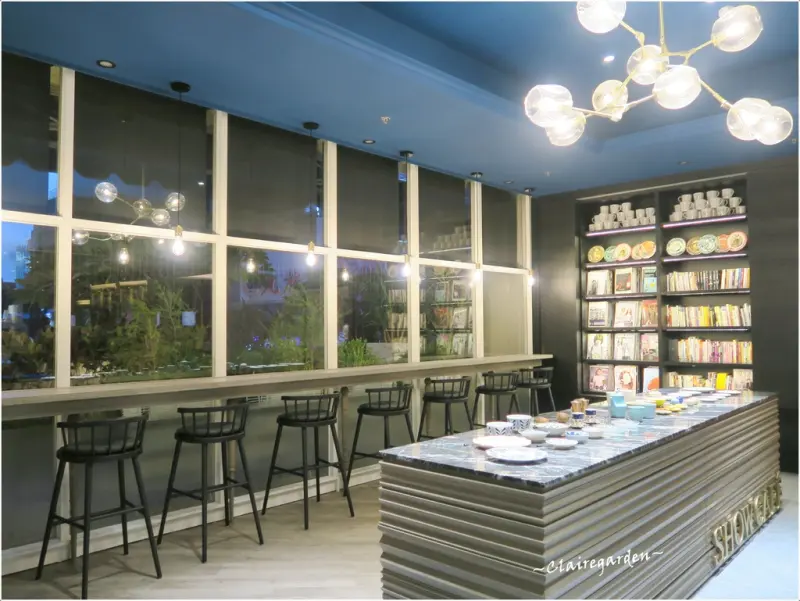 [愛評體驗團]台北 捷運中山站 秀咖啡~優雅藍裝潢。自助取餐，輕巧吃