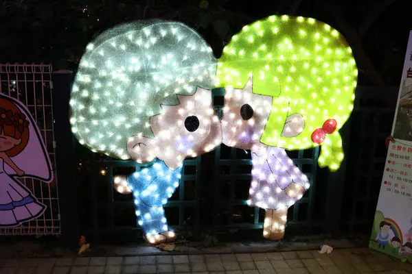 8/1二衝彰化八卦山天空步道~銀河光雕鵲橋好漂亮，好多放閃浪漫泡泡!依然美得不要不要的!