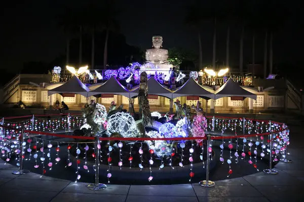 彰化八卦山天空步道，光雕鵲橋好浪漫!人氣打卡衝一波~美得不要不要的!