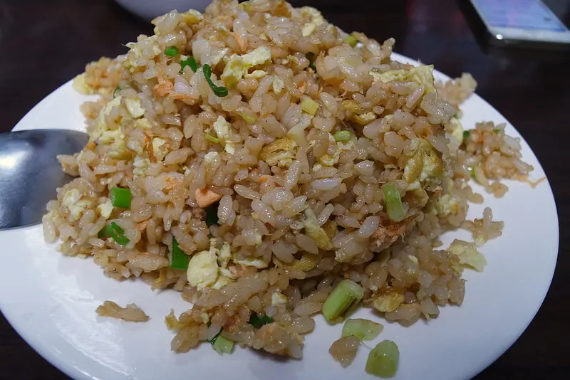 台北中和自立路平價便宜美食推薦  常鱻熱炒 炒飯 金沙中卷 椒鹽魚片