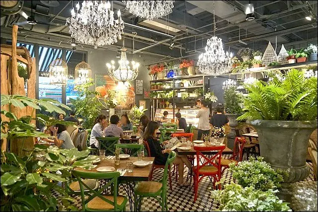 《台中美食/新開店》道地好吃的泰國餐廳，彷彿置身花園裡用餐~Thaï .J